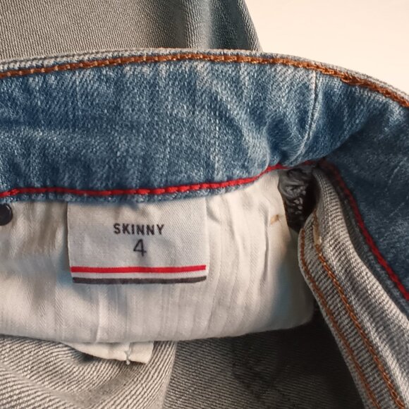 Tommy Hilfiger Jeans Size 4 Low Rise Skinny Leg Medium Wash Geometric Detail - Picture 6 of 10